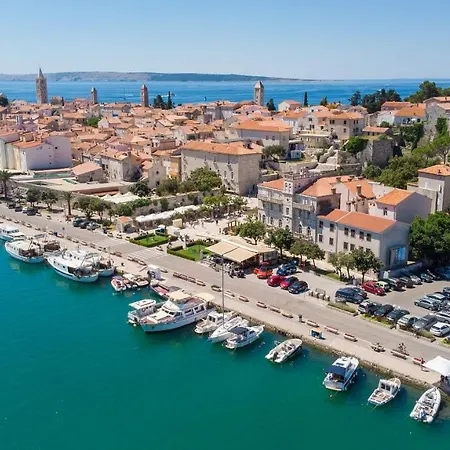 Luxury Jf Lägenhet Rab Town